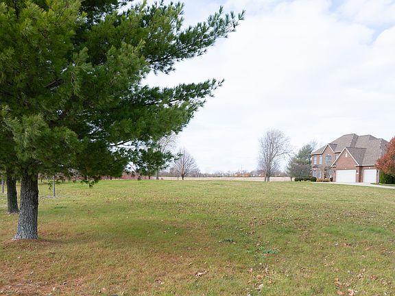 2nd image of 2502 Castlerock Dr