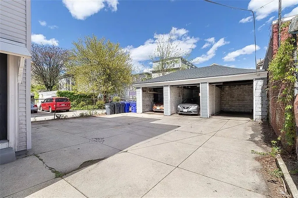2 bed, 1140 sqft, $2,000 — Photo 2