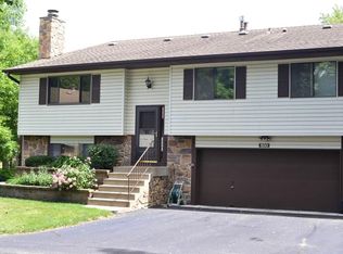 850 Martha Lake Ct, Shoreview, MN 55126