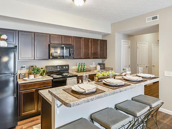 2nd image of 4600 Sunbury Springs Pkwy #1B-1Ba-681Sqft
