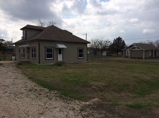 204 E Stroud St, Frost, TX 76641