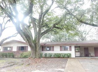 2951 Lakewood Dr, Jackson, MS 39212