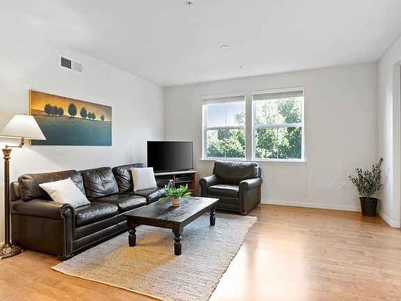 5th image of 809 Auzerais Ave Unit 335