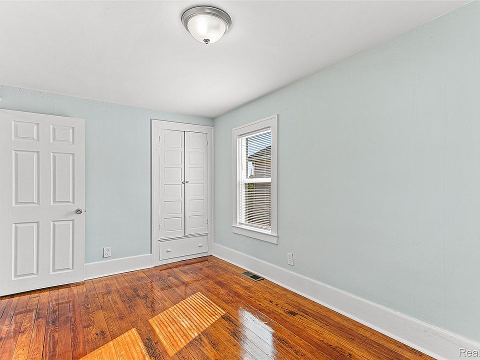107 Elm St, photo 23