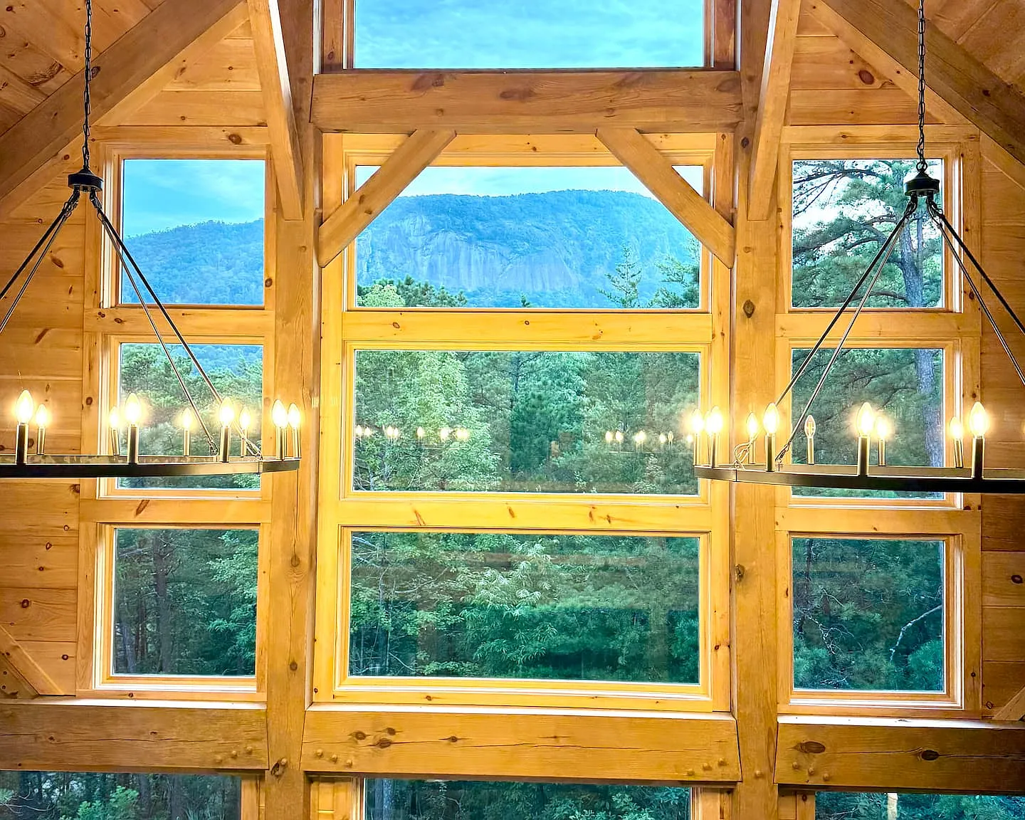 4 bed, 4.5 bath, 2400 sqft, $5,000 — Photo 1