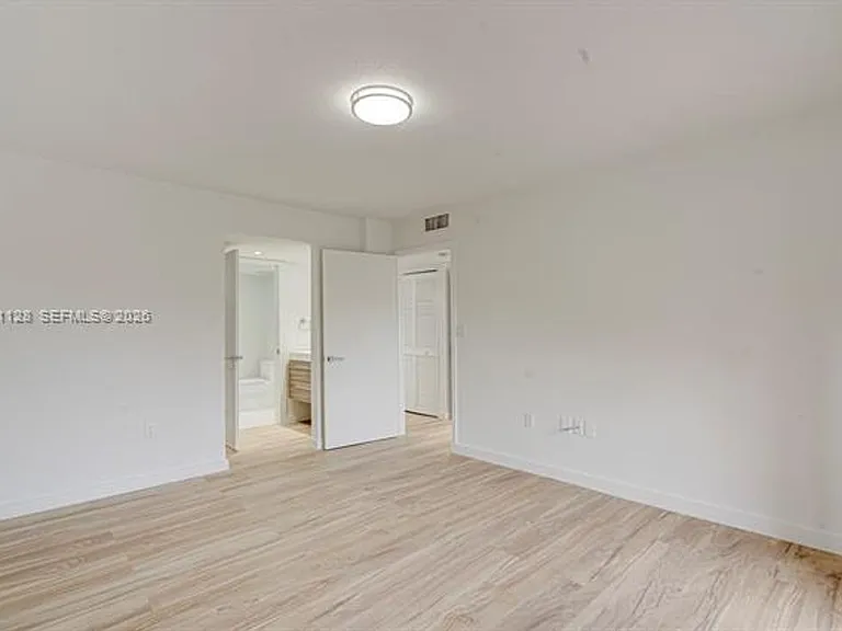 1 Alhambra Cir #601 — Photo 22