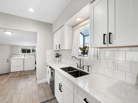 5th image of 114 S WASHINGTON Avenue