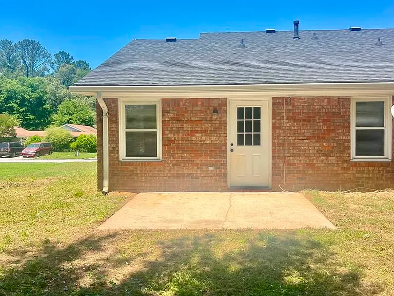 1612 Riverside Trl NE — Photo 12