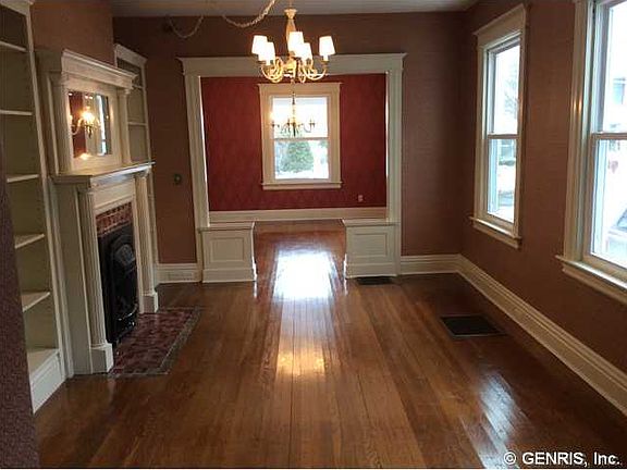 5th image of 60 Catherine St