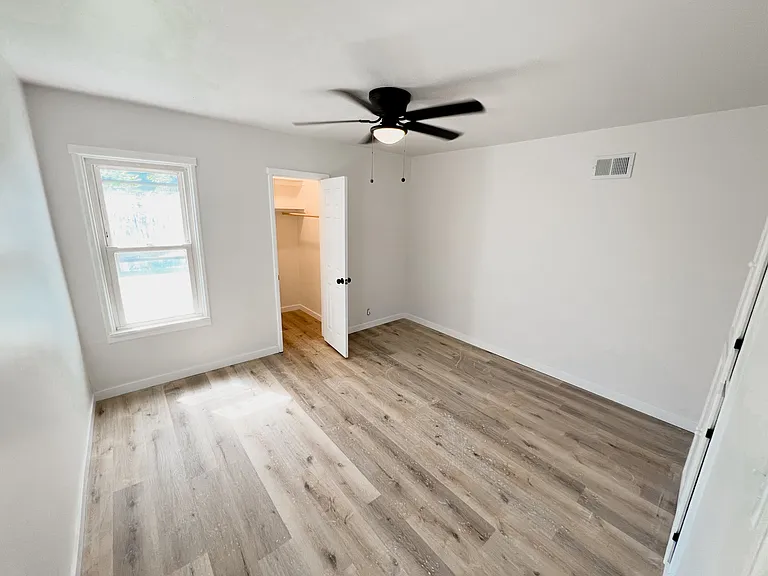 1719 Dewey St #1719 — Photo 6