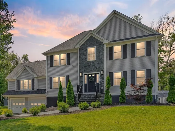 59 N Walker St, Taunton, MA 02780