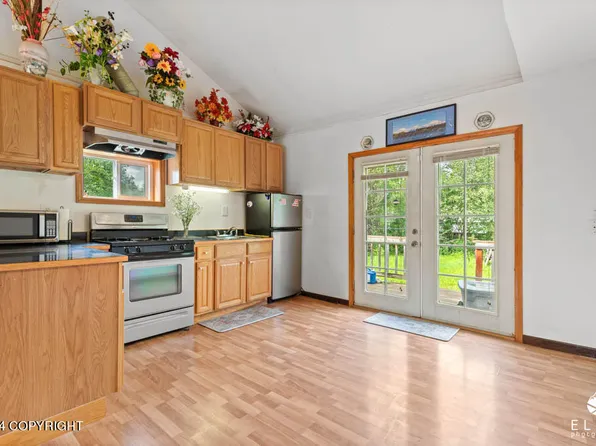 2151 E Chickaloon Rd, Wasilla, AK 99654