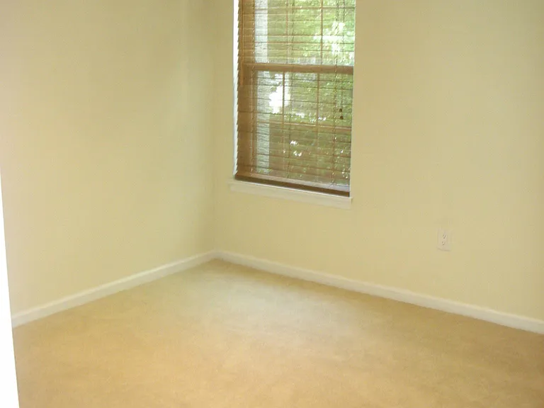 2857 Yarling Ct — Photo 12
