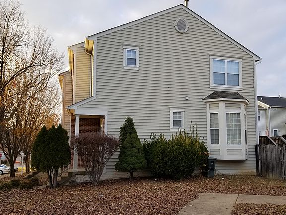 2nd image of 3288 Gina Pl
