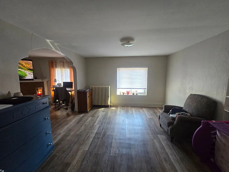 6901-13 W Mitchell St — Photo 1