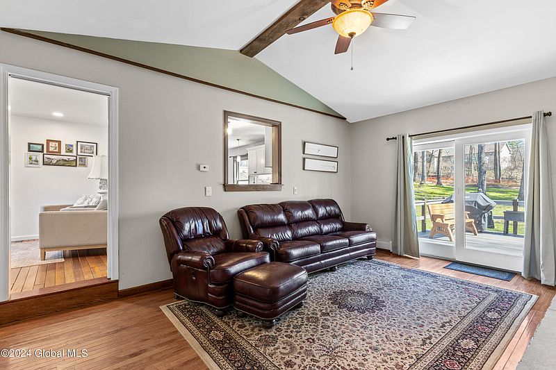 5th image of 34 Tee Hill Road