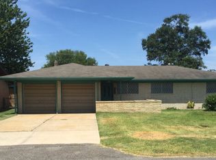 619 S 5th St, Nederland, TX 77627