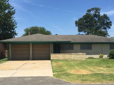 619 S 5th St, Nederland, TX, 77627