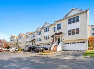 113 Woodlake Dr, Middletown, NY 10940