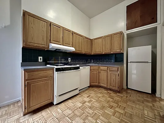 Rented by Sovereign Associates | media 7