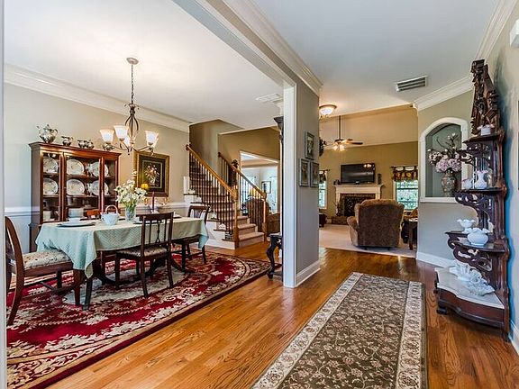 3rd image of 1469 Bradford Ln