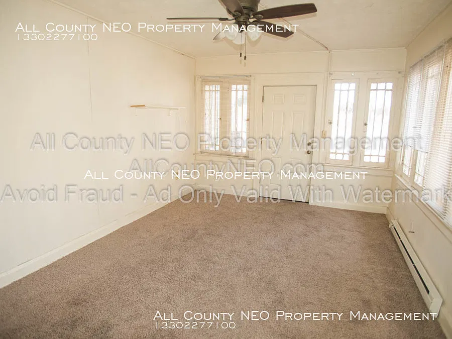 Coming Soon!! Bright & Spacious One-Level Unit Move-In Ready! — Photo 2
