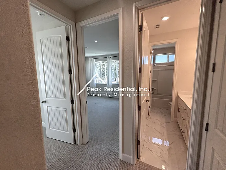 2794 Elderberry St — Photo 16