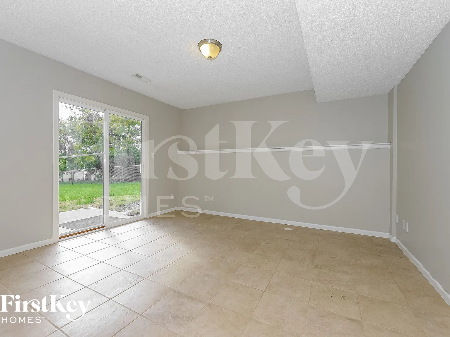 3 bed, 2.0 bath, 1968 sqft, $1,865 — Photo 3
