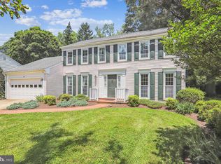 9117 Willow Pond Ln, Rockville, MD 20854