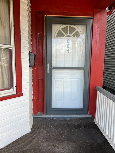 804 S Plymouth Ave Photo 1