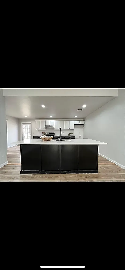 Building Photo - 40800 Garretts Lake Rd