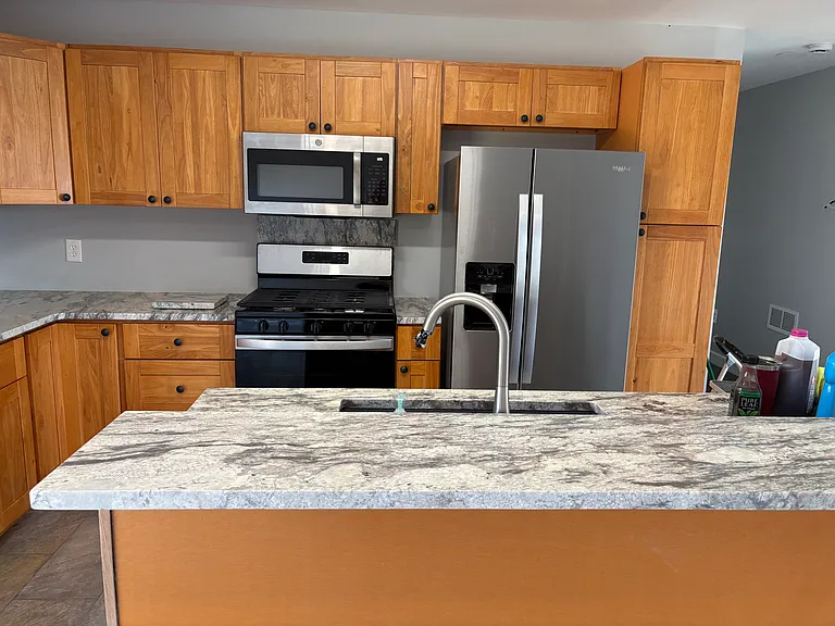 47 Amsterdam Rd — Photo 13