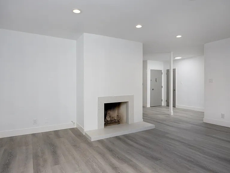 West Brent Apartments — Photo 21