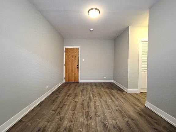 2nd image of 431 W Belden Ave #431C302