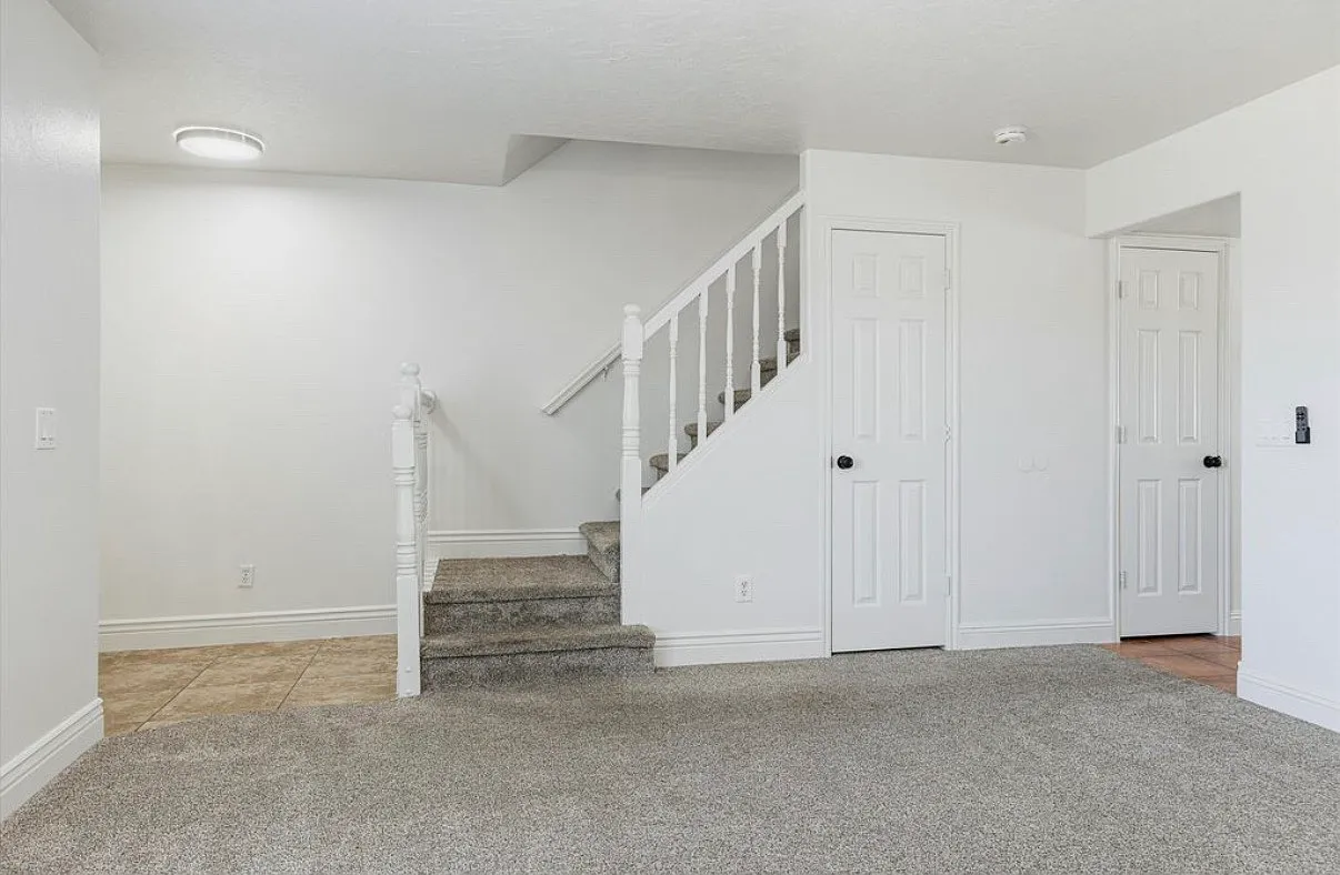 3 bed, 1210 sqft, $1,785 — Photo 2