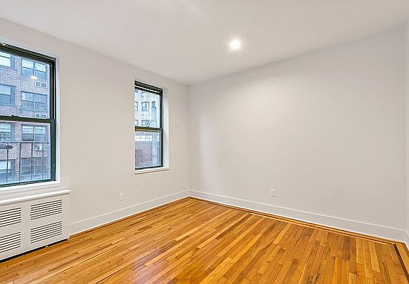 5th image of 226 E 70th St APT 6H