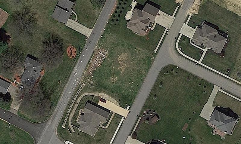 2nd image of 204 Keystone Xing