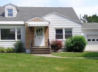 317 Lansdowne Rd, Syracuse, NY 13214