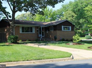 7016 Roundtree Rd, Falls Church, VA 22042