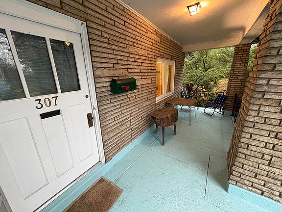 2nd image of 307 Parklyn St