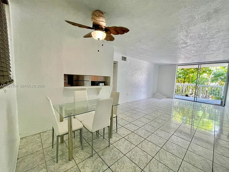 1670 Bay Rd #2B — Photo 1