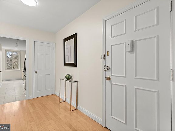 3rd image of 4000 Tunlaw Rd NW APT 1007