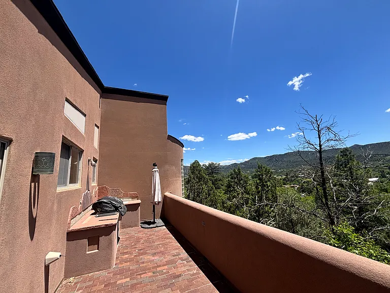 215 Valley View Cir — Photo 14