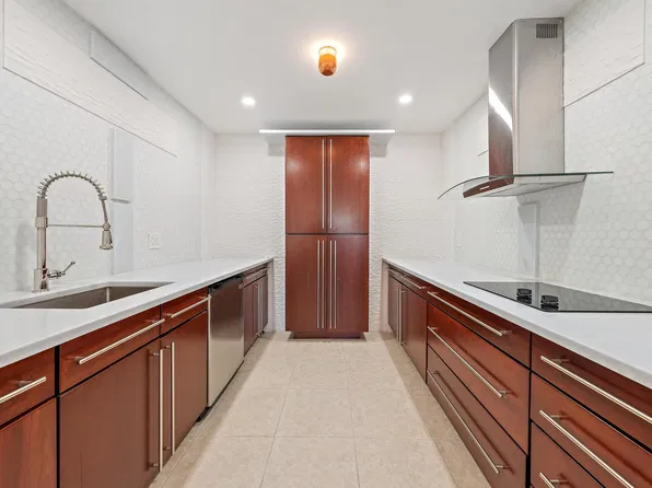 1516 S LAKESIDE Drive #106, Lake Worth Beach, FL 33460