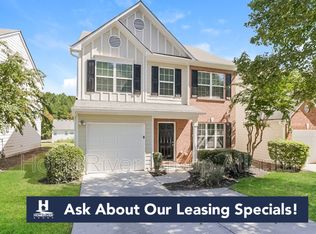 9482 Lakeview Rd, Union City, GA 30291