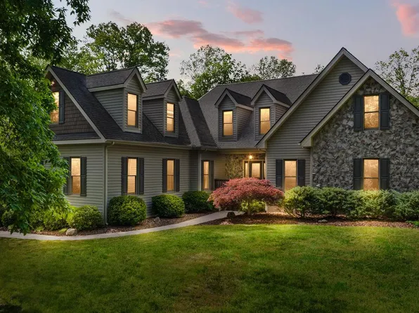 136 Holly Berry Rd, Fredericksburg, VA 22406
