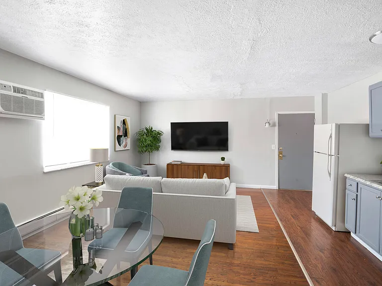 3035 Gilbert Ave — Photo 11