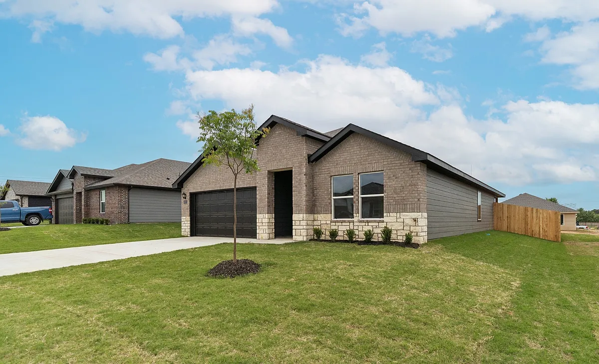 Property Photo - 8529 E Fort Worth St