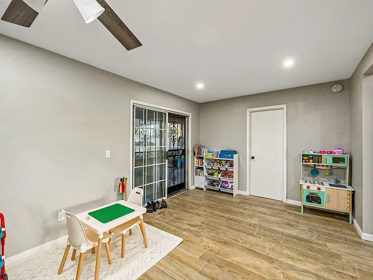 2191 S Sunburst Dr — Photo 24