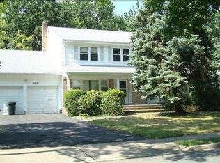 38-40 Forsythia Ln, Paramus, NJ 07652